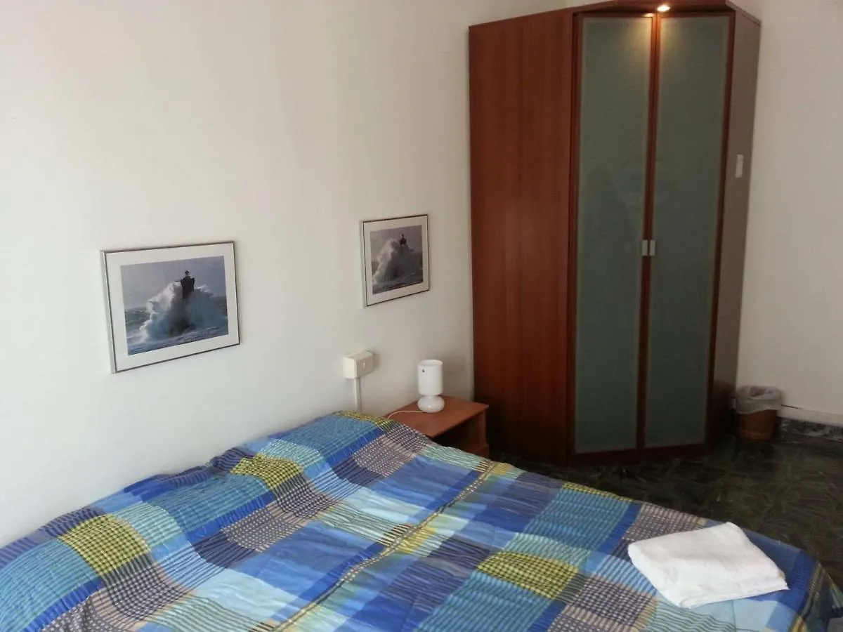 A Due Passi Dal Treno Apartment Pisa Italy