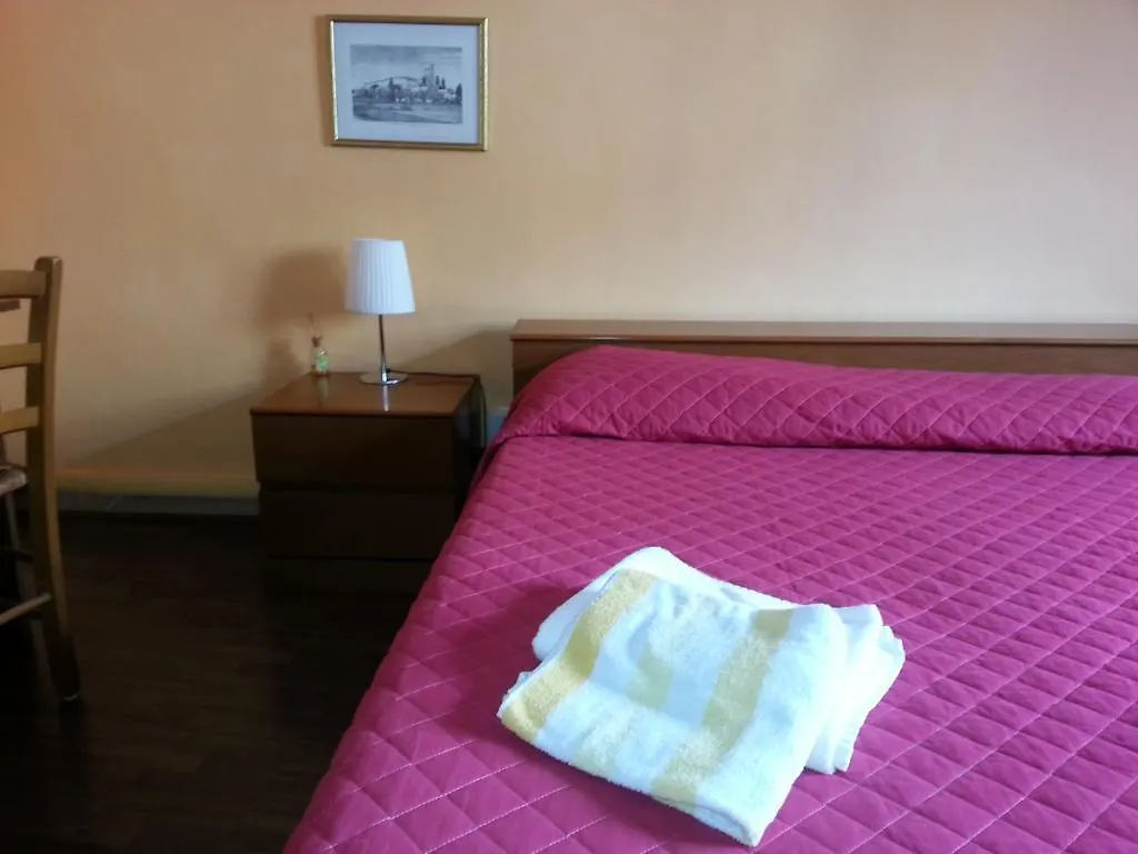 A Due Passi Dal Treno Apartment Pisa