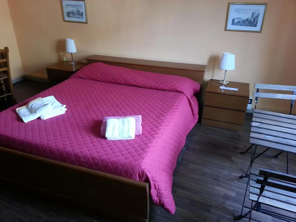 A Due Passi Dal Treno Apartment Pisa 0*,