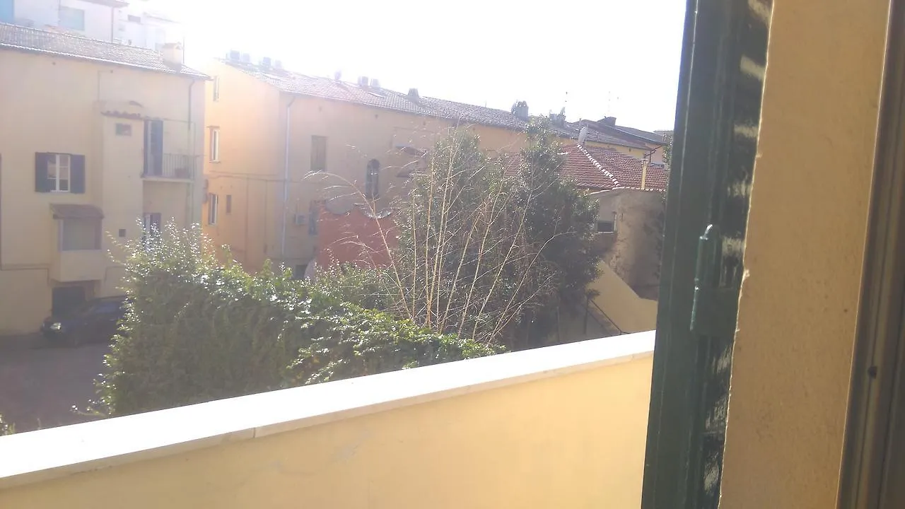 A Due Passi Dal Treno Apartment Pisa