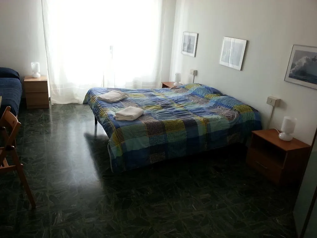 A Due Passi Dal Treno Apartment Pisa Italy