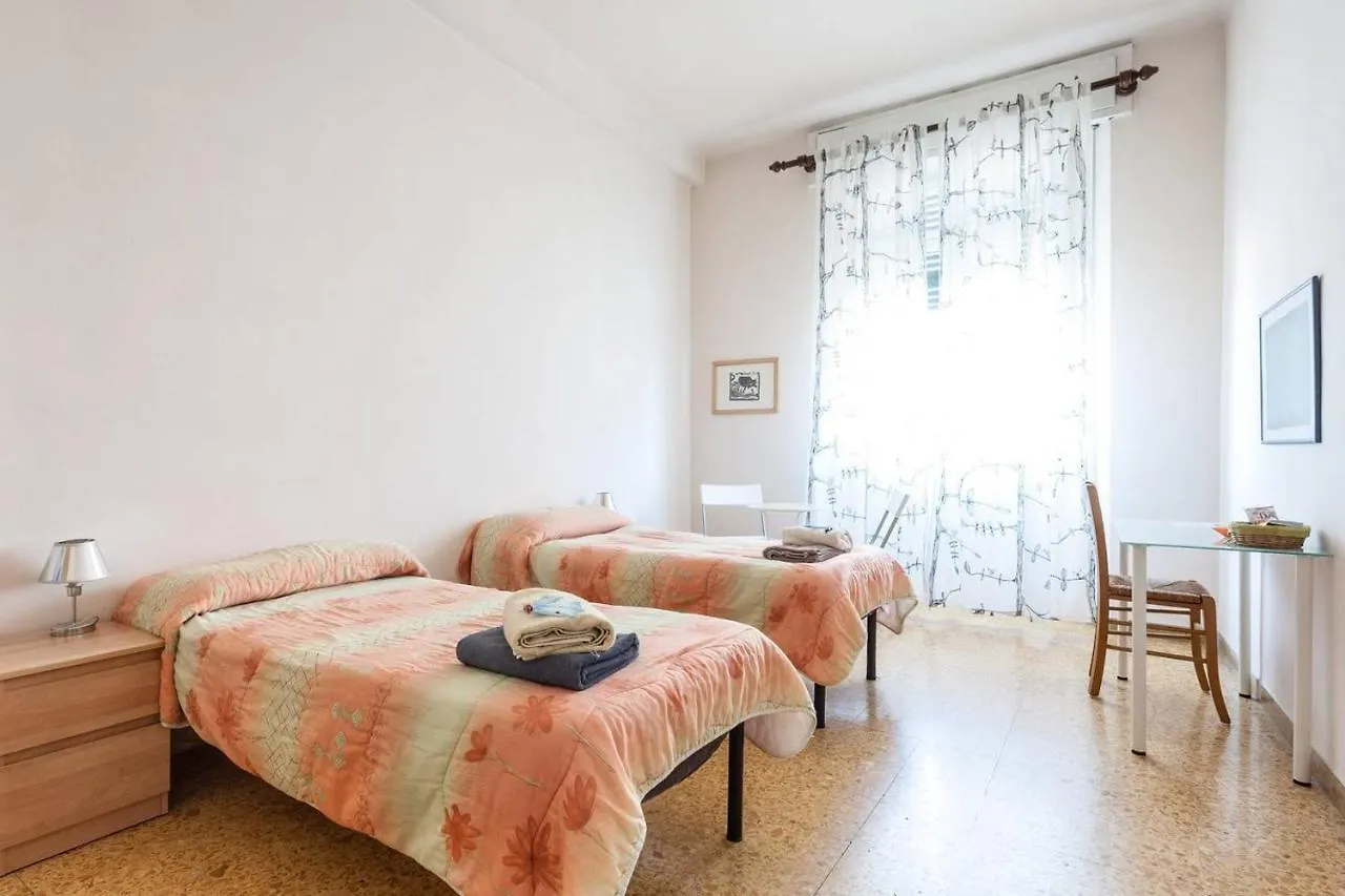 A Due Passi Dal Treno Apartment Pisa